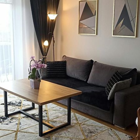 Nova Apartment Sanok Eksteriør billede